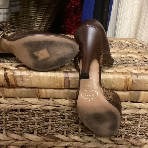 Prada peep-toe Mary Jane heels - Picture 3 of 4